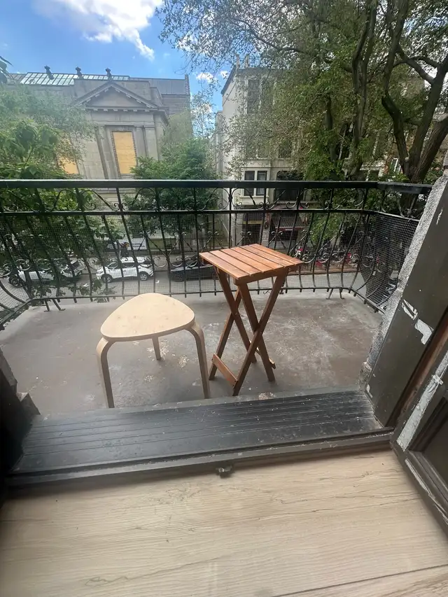 Furnished Studio w/Balcony - DOWNTOWN