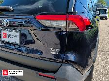 2021 Toyota RAV4 XLE - Photo 12