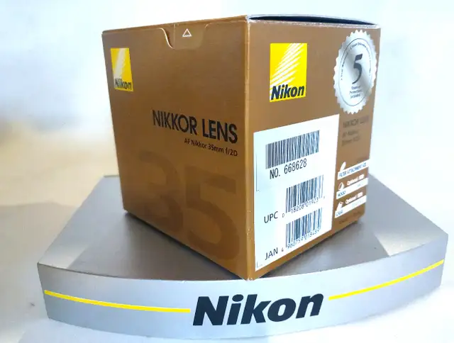 Boxed Nikon 35mm AF f2 D lens
