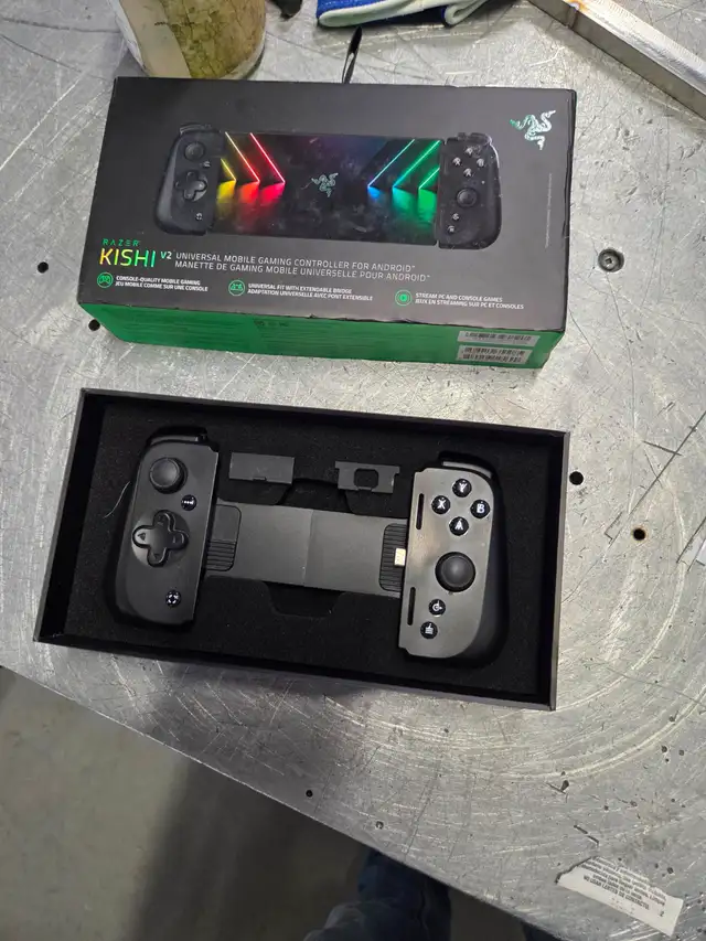 Kishi Razor v2 mobile gaming controller