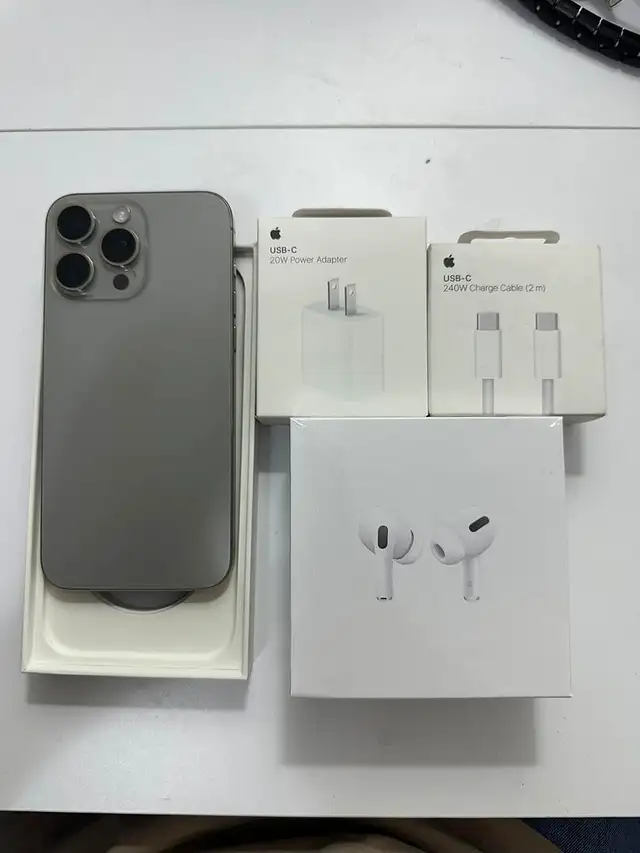 iPhone 15 Pro Max 512gb Airpods/Fast Charger/Delivery