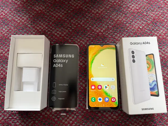 BNIB  Samsung Galaxy A04S   64GB