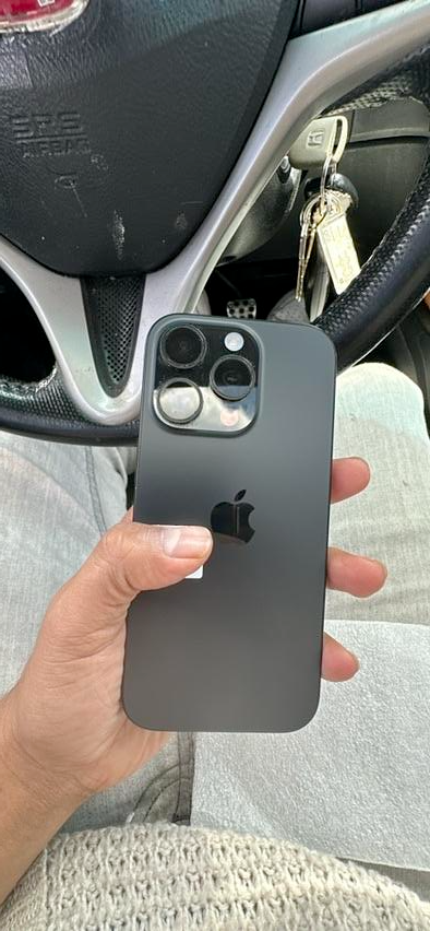 iPhone 16 Pro 256gb  Airpods/Fast Charger/Delivery