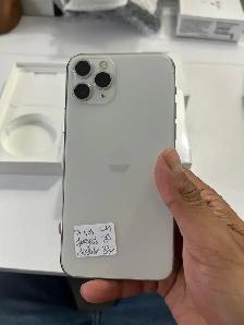 iPhone 11 pro 64gb Airpods/Fast Charger/Delivery