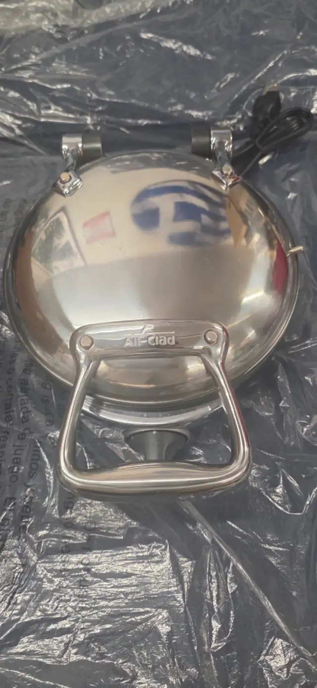 All-Clad 99012GT Stainless Steel Classic Round Waffle Maker