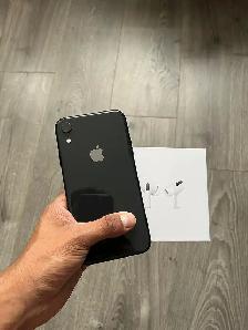 iPhone XR 64gb 98% battery health