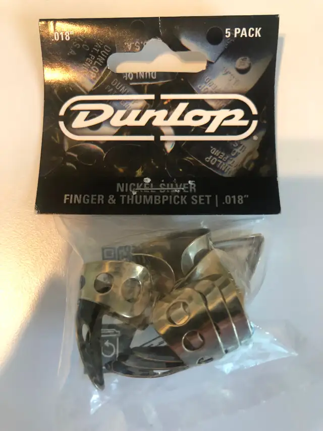 PICKS NEUFS DOIGTS ET POUCE POUR BANJO/GUITARE