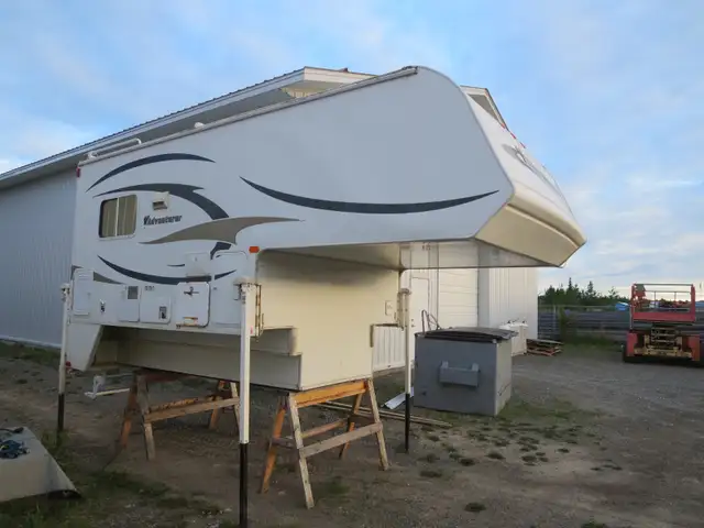 2010 Adventurer Camper