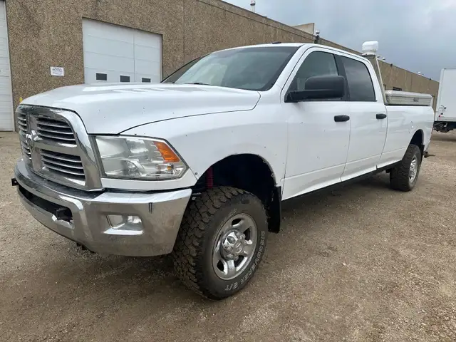 2018 Ram 2500 SLT 6.4L HEMI 4WD Crew Cab For Sale.