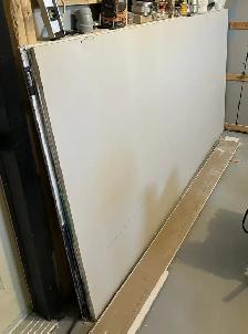 une feulle de gypes 5/8'  4x8