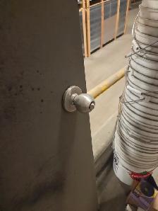 2 Very Heavy Doors - Photo 4