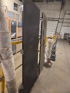 2 Very Heavy Doors - Photo 5