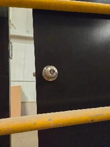 2 Very Heavy Doors - Photo 9