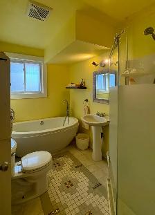 Cozy Country Home - West of Orangeville - Photo 6