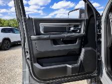 2022 Ram 1500 Classic Warlock Crew V8 | Ceramic Grey | Max Tow | - Photo 13