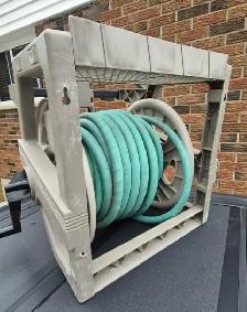 SUNCAST WALL-MOUNT HOSE REEL PACKAGE – COMPLETE SET – WORKING 50 - Photo 3