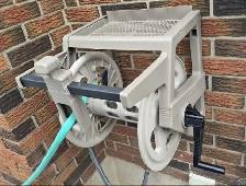 SUNCAST WALL-MOUNT HOSE REEL PACKAGE – COMPLETE SET – WORKING 50 - Photo 4