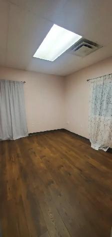 Office space for rent perfect area for Counsellor or RMT. - Photo 2