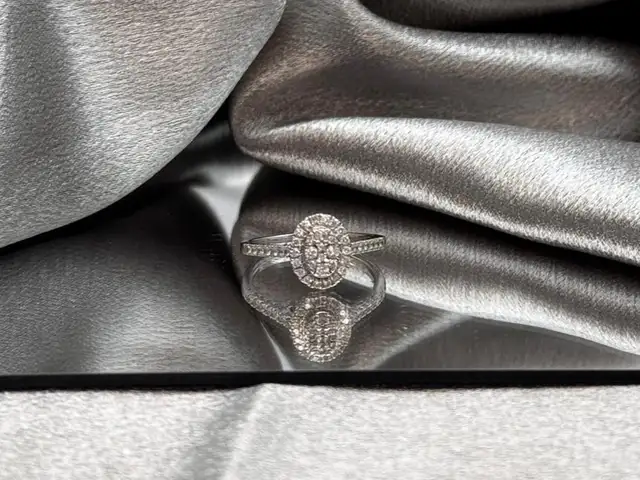 14KT White Gold Oval Shape Diamond Engagement Ring $895