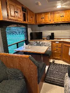 25 foot fifth wheel trailer for sale , 6000 OBO - Photo 2