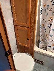 25 foot fifth wheel trailer for sale , 6000 OBO - Photo 4