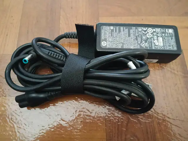 Genuine HP AC Adapter Charger 741727-001 19.5V 2.31A 45W 4.5