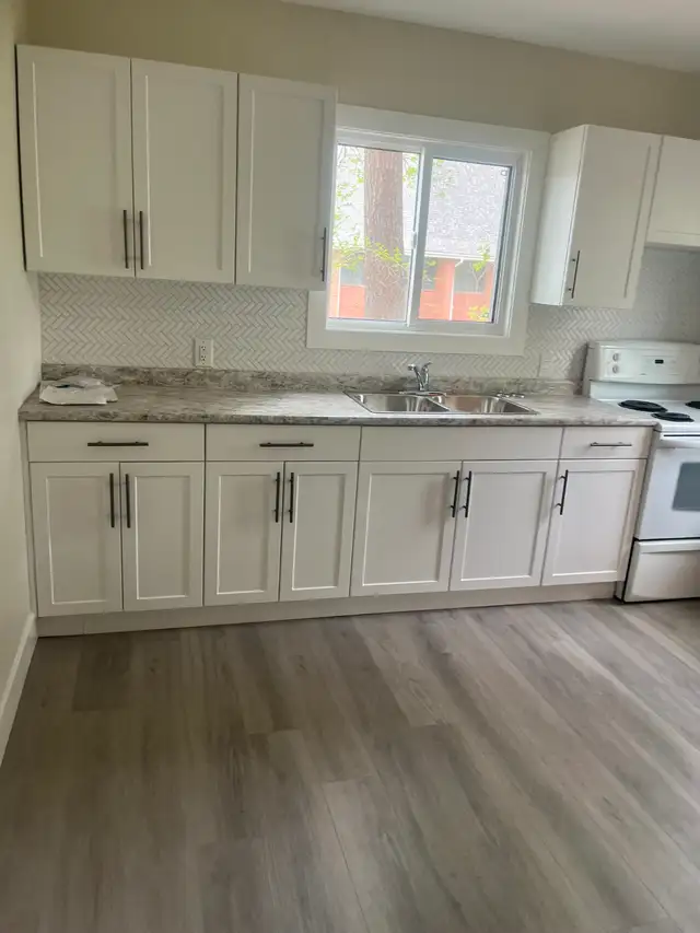 2 Bedroom Unit of a 5-Plex in St. Boniface $1,450 (All Included)