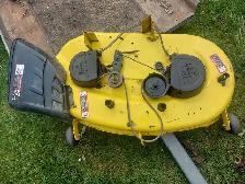 JOHN DEERE 42 INCH EDGE  MOWER DECK 3 YRS OLD
