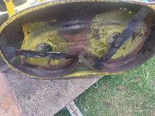 JOHN DEERE 42 INCH EDGE  MOWER DECK 3 YRS OLD - Photo 4