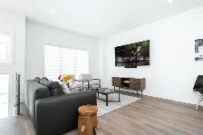 BRAND NEW LUXURY UPPER-LEVEL DUPLEX FOR RENT - Photo 2