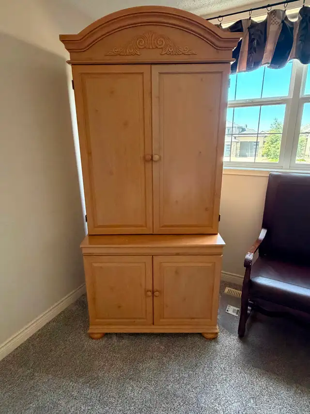 Computer Hutch