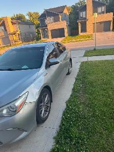 2017 Toyota Camry Hybrid LE - Photo 2