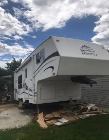 2005 Frontier 5th wheel - Photo 7