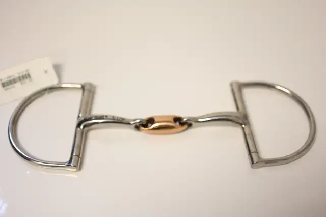 Shires Hunter D Bit in copper and stainless 5' &5 1/2 brand new