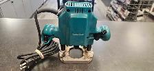 Makita 7.8 amp Plunge Router - Photo 3