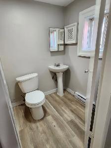165 Queen #2 - Newly renovated 1 BR South, Parking, Laundry - Photo 23