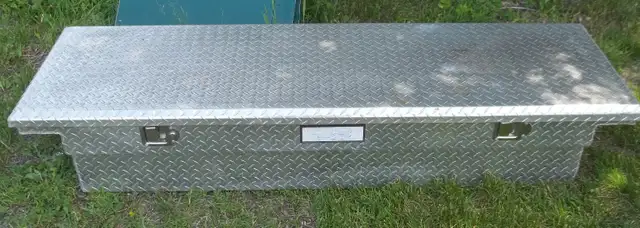 DeeZee Aluminum Checkerplate Truck Tool Box.