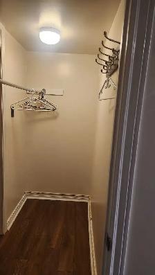 Bachelor basement apartment in North York $1520 - Photo 4