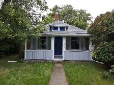 $900/month 2-Bed Home in Shaunavon – Available Aug 1
