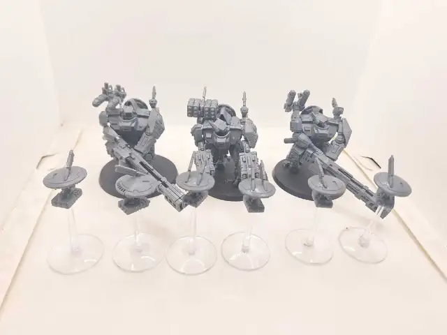 Warhammer 40k 3 tau broadsides with drones unpainted
