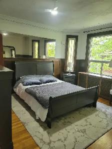 Beautiful,Enormous, Newly Renovated 3 Bedroom   Den in High Park