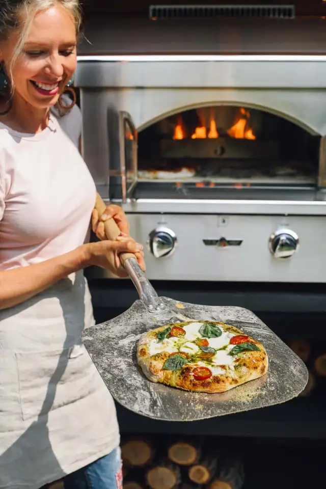 Experienced pizza maker- cash job - Brampton downtown