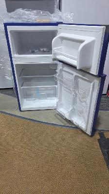 Frigidaire 3.1 CuFt Double Door Refrigerator - Photo 2