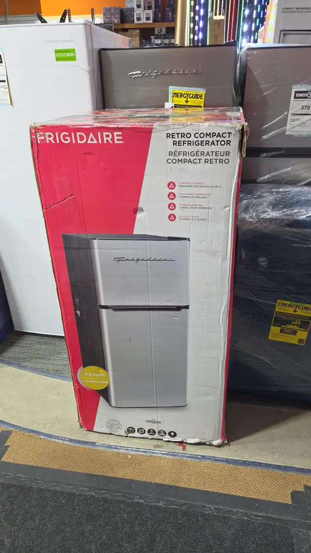 FRIGIDAIRE 4.5 CUFT RETRO COMPACT REFRIGERATOR