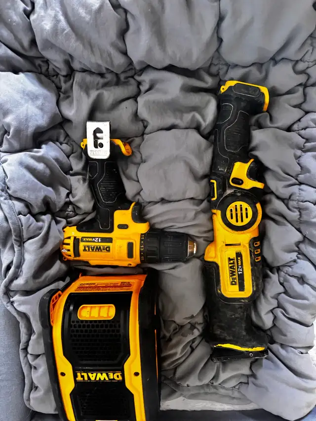 dewalt 12v drill set