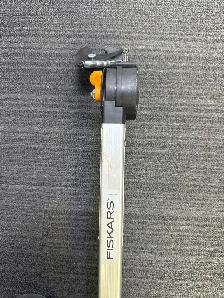 Fiskars 8-12’ Extendable tree pruner - Photo 4
