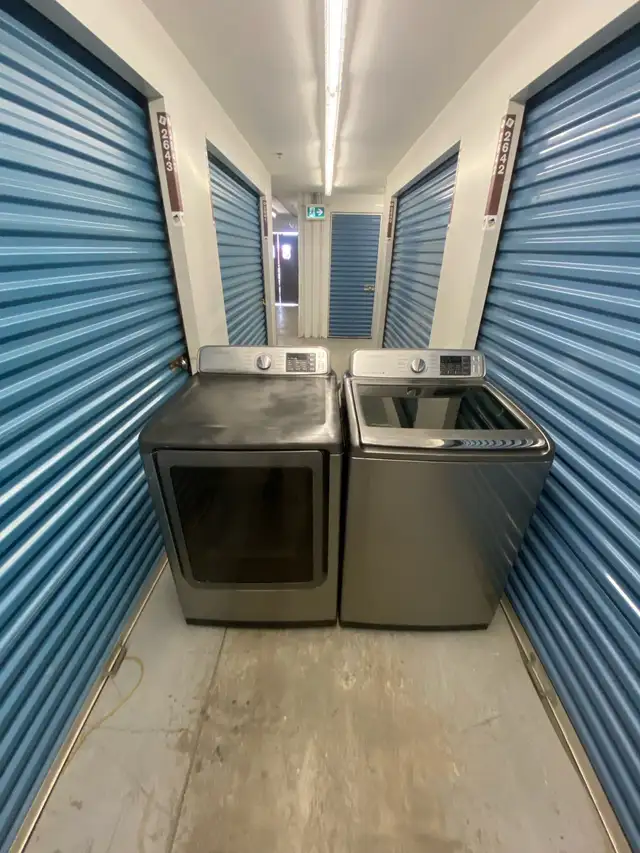 WASHER AND DRYER COMBO 27"