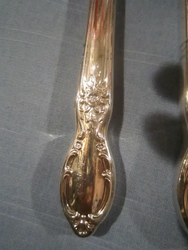 #82   VICTORIAN silverware set for 4