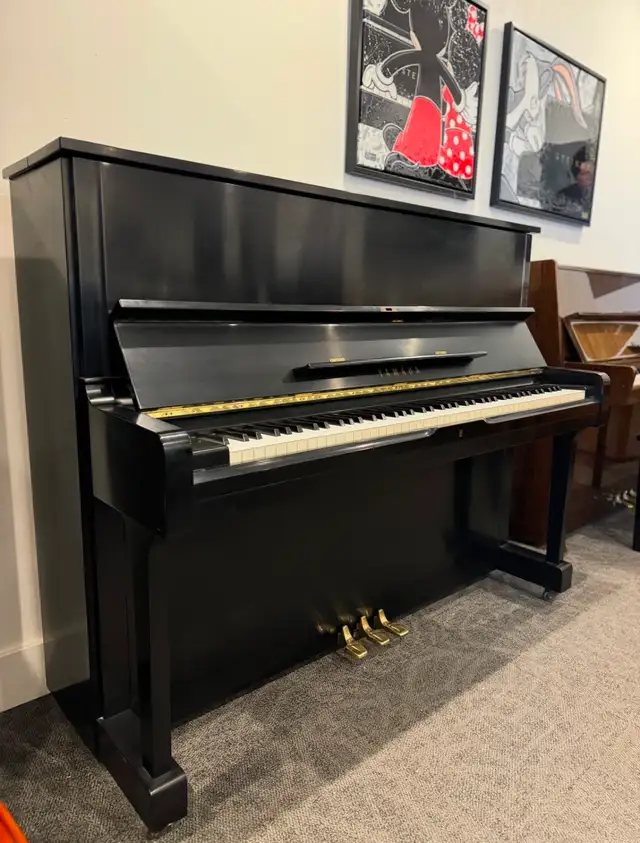 Yamaha U1 Satin Ebony