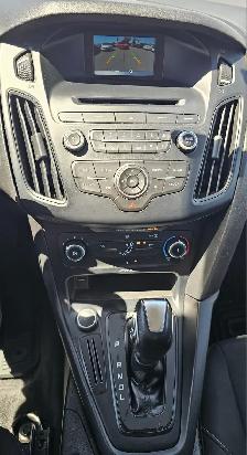 2016 Ford Focus SE - Photo 16
